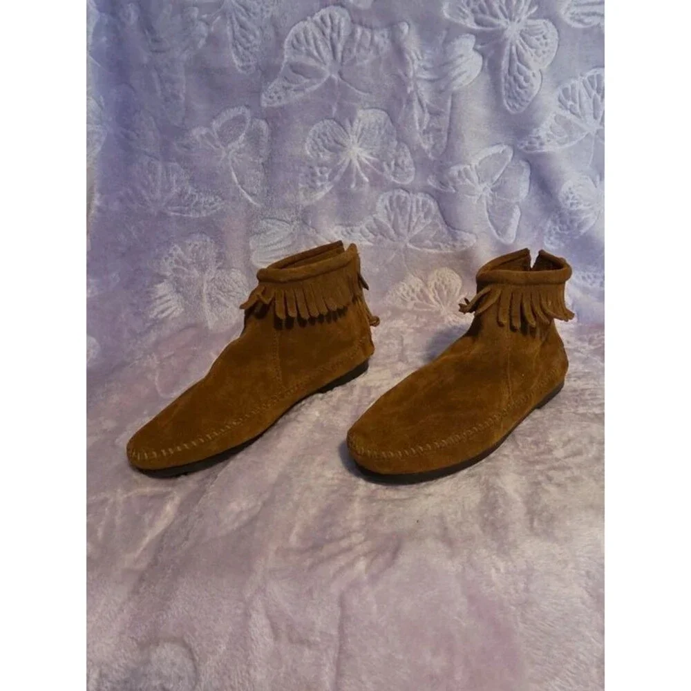 Minnetonka Brown Suede Back Zip Fringe Ankle Moccasin Boots Size 4 Style 2282